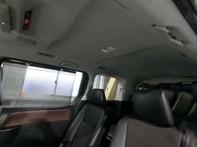 トヨタ エスクァイア　ハイブリッド １．８ ハイブリッド ＧＩ H27年 (中国) 99