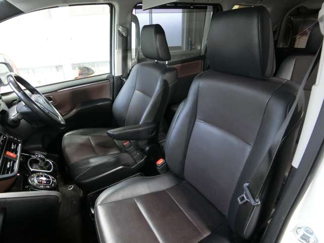 トヨタ エスクァイア　ハイブリッド １．８ ハイブリッド ＧＩ H27年 (中国) 99