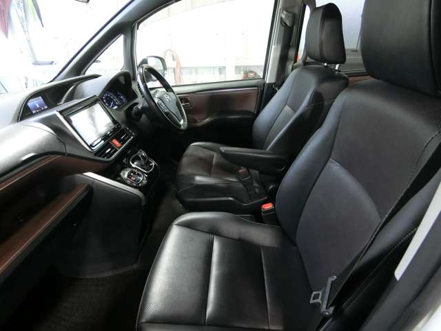 トヨタ エスクァイア　ハイブリッド １．８ ハイブリッド ＧＩ H27年 (中国) 99