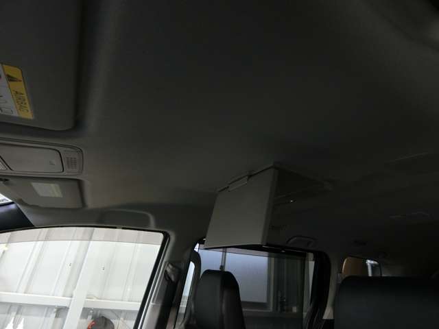 トヨタ エスクァイア　ハイブリッド １．８ ハイブリッド ＧＩ H27年 (中国) 99