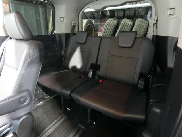 トヨタ エスクァイア　ハイブリッド １．８ ハイブリッド ＧＩ H27年 (中国) 99