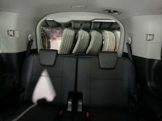 トヨタ エスクァイア　ハイブリッド １．８ ハイブリッド ＧＩ H27年 (中国) 99