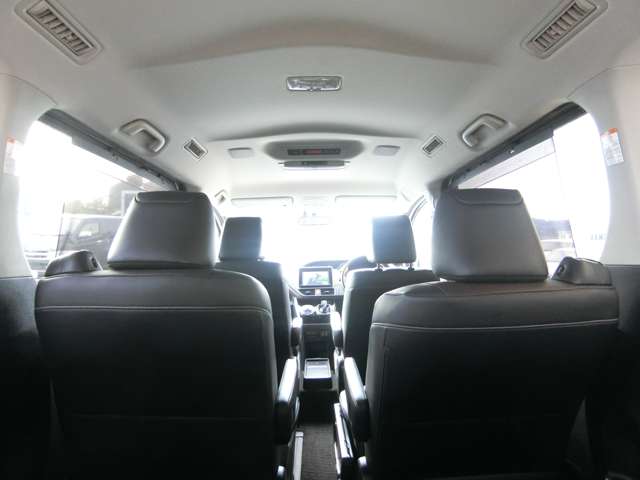 トヨタ エスクァイア　ハイブリッド １．８ ハイブリッド ＧＩ H27年 (中国) 99