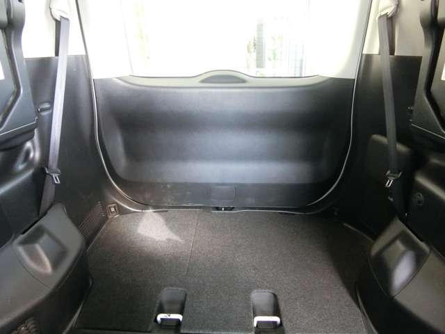 トヨタ エスクァイア　ハイブリッド １．８ ハイブリッド ＧＩ H27年 (中国) 99