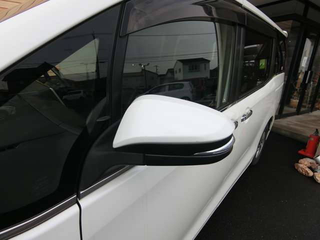 トヨタ エスクァイア　ハイブリッド １．８ ハイブリッド ＧＩ H27年 (中国) 99