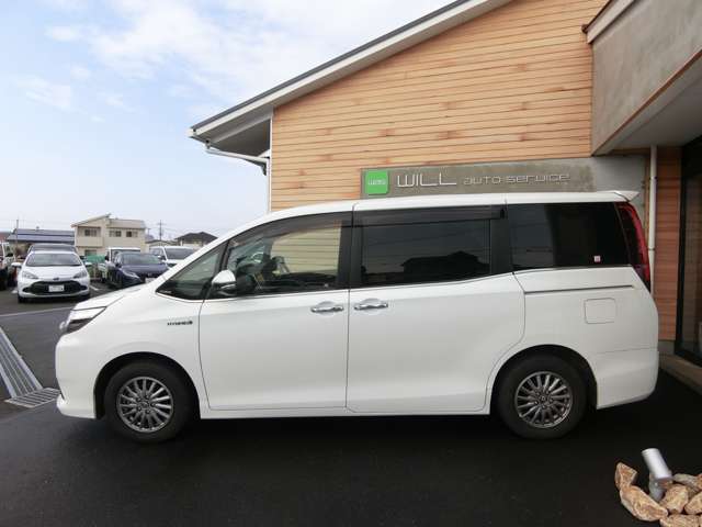 トヨタ エスクァイア　ハイブリッド １．８ ハイブリッド ＧＩ H27年 (中国) 99