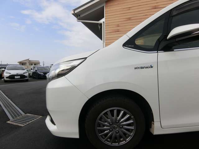トヨタ エスクァイア　ハイブリッド １．８ ハイブリッド ＧＩ H27年 (中国) 99