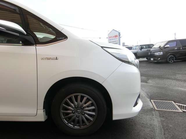 トヨタ エスクァイア　ハイブリッド １．８ ハイブリッド ＧＩ H27年 (中国) 99