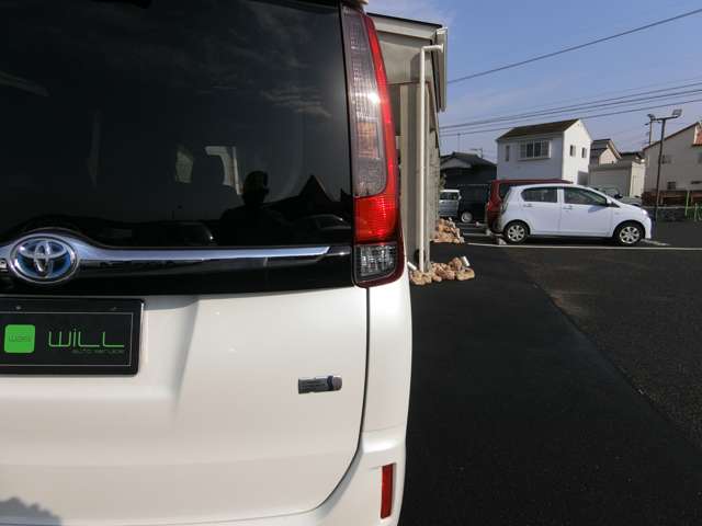 トヨタ エスクァイア　ハイブリッド １．８ ハイブリッド ＧＩ H27年 (中国) 99