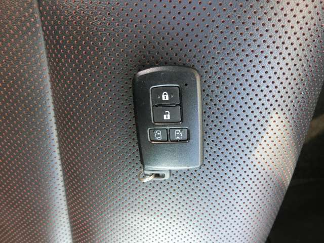 トヨタ エスクァイア　ハイブリッド １．８ ハイブリッド ＧＩ H27年 (中国) 99