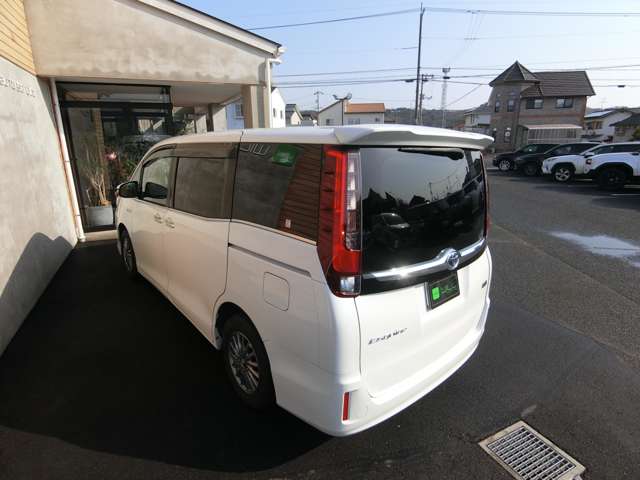 トヨタ エスクァイア　ハイブリッド １．８ ハイブリッド ＧＩ H27年 (中国) 99