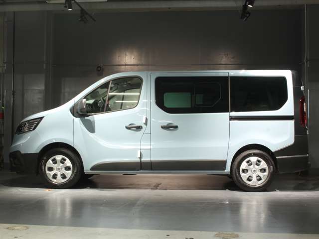 ルノー トラフィック ＺＥＮ ＢＬＵＥ ＤＣＩ１７０ Ｓ＆Ｓ R5年 (関東) 99