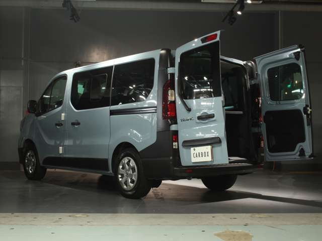 ルノー トラフィック ＺＥＮ ＢＬＵＥ ＤＣＩ１７０ Ｓ＆Ｓ R5年 (関東) 99