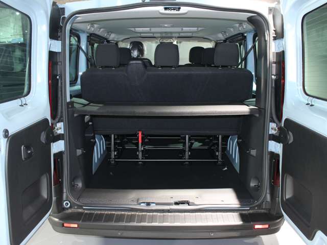 ルノー トラフィック ＺＥＮ ＢＬＵＥ ＤＣＩ１７０ Ｓ＆Ｓ R5年 (関東) 99