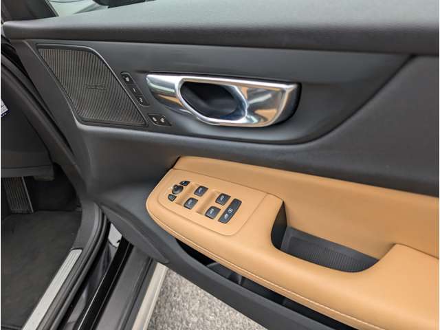 ボルボ Ｖ６０クロスカントリー Ｔ５ ＡＷＤ プロ ４ＷＤ R1年 (東北) 99