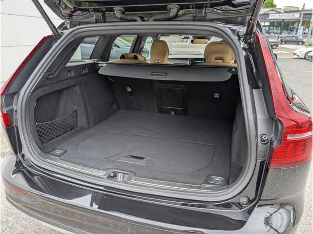 ボルボ Ｖ６０クロスカントリー Ｔ５ ＡＷＤ プロ ４ＷＤ R1年 (東北) 99