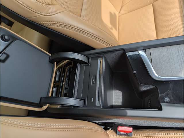 ボルボ Ｖ６０クロスカントリー Ｔ５ ＡＷＤ プロ ４ＷＤ R1年 (東北) 99