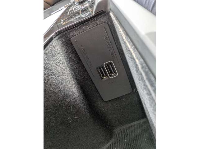 ボルボ Ｖ６０クロスカントリー Ｔ５ ＡＷＤ プロ ４ＷＤ R1年 (東北) 99