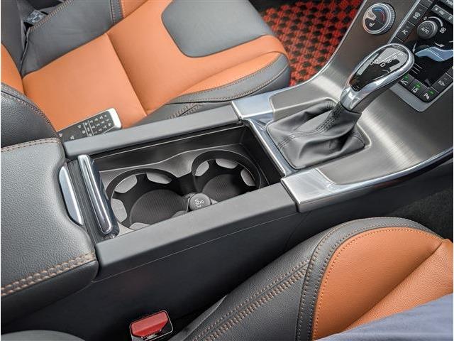 ボルボ Ｖ６０クロスカントリー Ｄ４ ＳＥ ディーゼルターボ H28年 (東北) 99