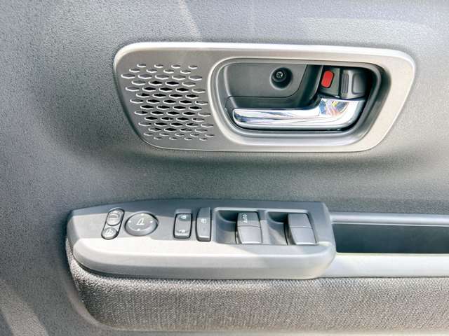 ホンダ Ｎ　ＢＯＸ カスタム ６６０ R6年 (九州・沖縄) 99