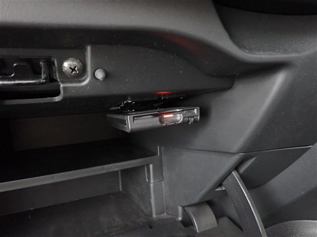 日産 ノート １．２ Ｅ－ＰＯＷＥＲ Ｘ H30年 (関東) 99