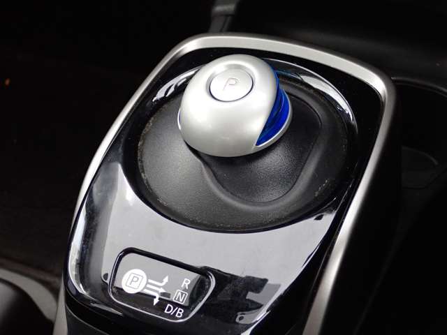 日産 ノート １．２ Ｅ－ＰＯＷＥＲ Ｘ H30年 (関東) 99