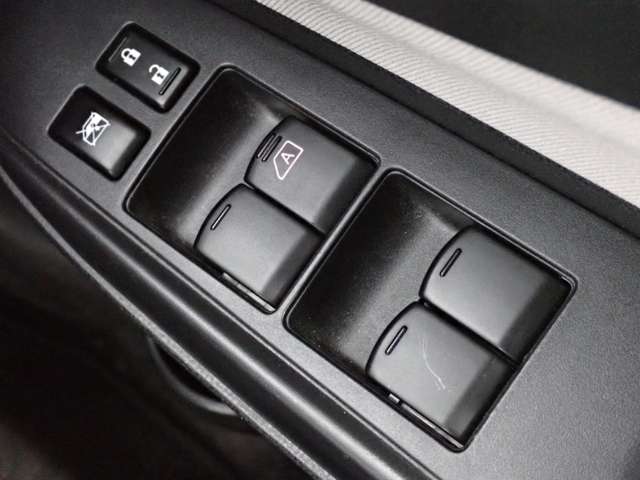 日産 ノート １．２ Ｅ－ＰＯＷＥＲ Ｘ H30年 (関東) 99