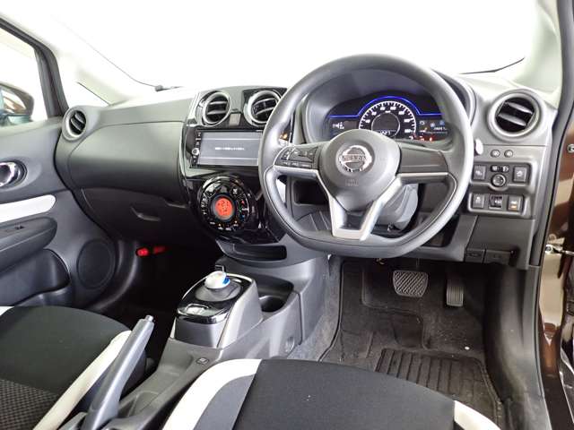 日産 ノート １．２ Ｅ－ＰＯＷＥＲ Ｘ H30年 (関東) 99