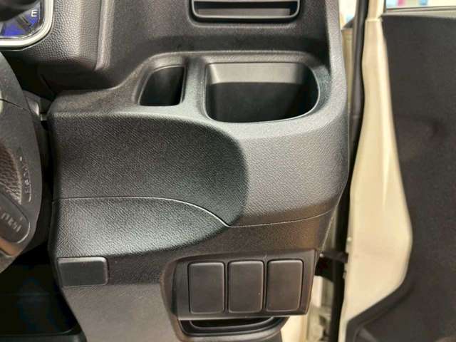 ホンダ ライフ ６６０ ディーバ スマートスタイル ４ＷＤ H23年 (北海道) 99