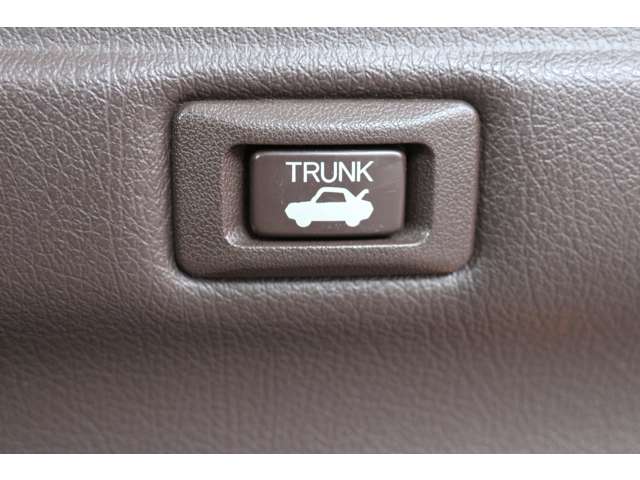 トヨタ クラウン ３．０ ロイヤルサルーン H2年 (東海) 99