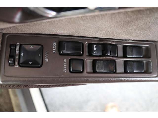 トヨタ クラウン ３．０ ロイヤルサルーン H2年 (東海) 99