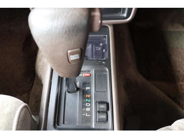 トヨタ クラウン ３．０ ロイヤルサルーン H2年 (東海) 99