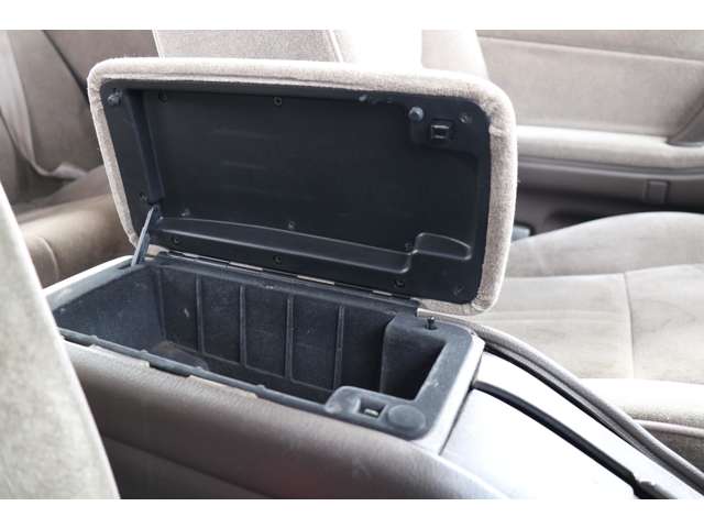 トヨタ クラウン ３．０ ロイヤルサルーン H2年 (東海) 99