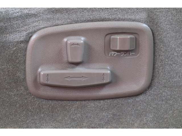 トヨタ クラウン ３．０ ロイヤルサルーン H2年 (東海) 99