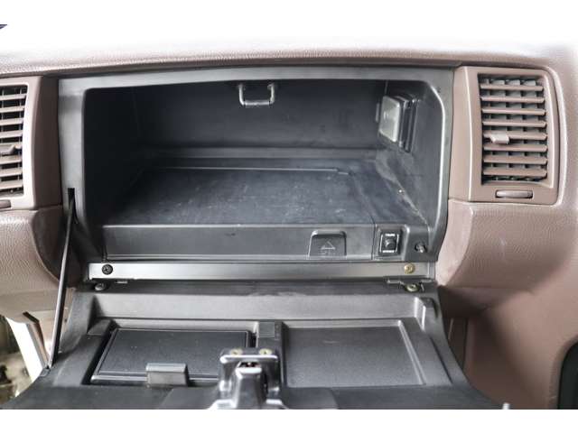 トヨタ クラウン ３．０ ロイヤルサルーン H2年 (東海) 99