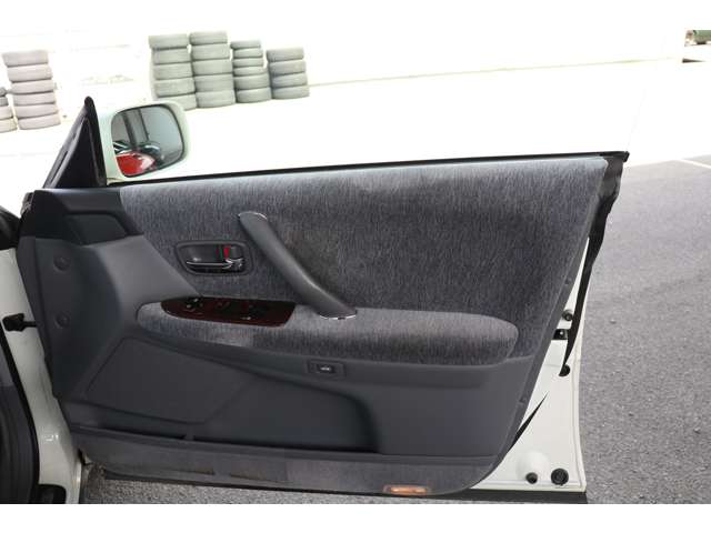 トヨタ クラウンマジェスタ ３．０ Ｅタイプ H10年 (東海) 99