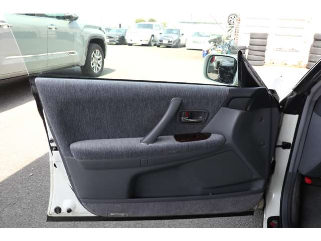 トヨタ クラウンマジェスタ ３．０ Ｅタイプ H10年 (東海) 99