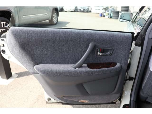 トヨタ クラウンマジェスタ ３．０ Ｅタイプ H10年 (東海) 99