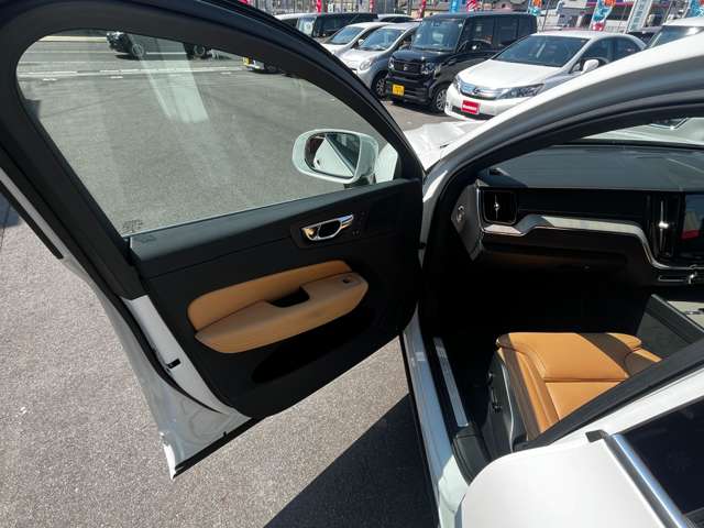 ボルボ ＸＣ６０ Ｄ４ ＡＷＤ インスクリプション ディーゼルターボ ４ＷＤ H30年 (東海) 99