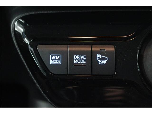 トヨタ プリウス １．８ Ｓ Ｅ－ＦＯＵＲ ４ＷＤ R2年 (北海道) 99