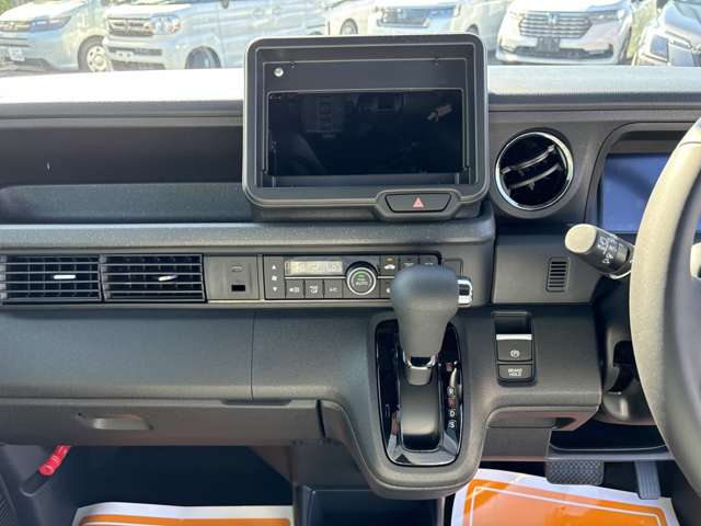 ホンダ Ｎ　ＢＯＸ カスタム ６６０ コーディネートスタイル ２トーン R6年 (近畿) 99