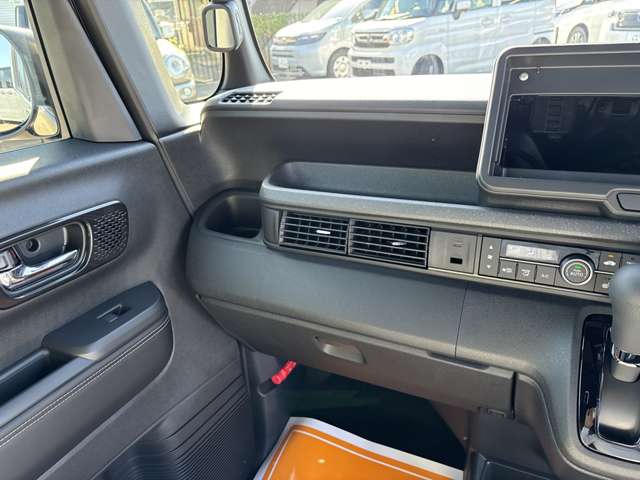 ホンダ Ｎ　ＢＯＸ カスタム ６６０ コーディネートスタイル ２トーン R6年 (近畿) 99