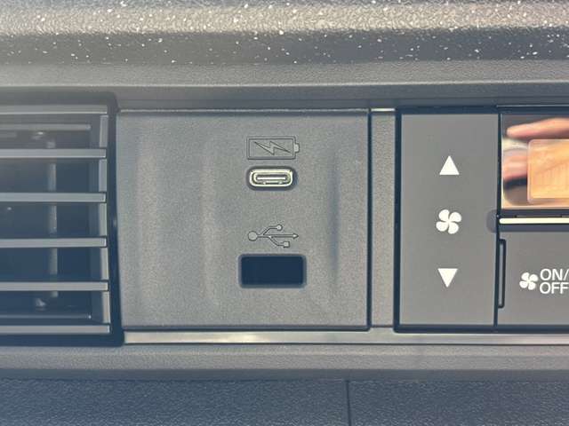 ホンダ Ｎ　ＢＯＸ カスタム ６６０ コーディネートスタイル ２トーン R6年 (近畿) 99