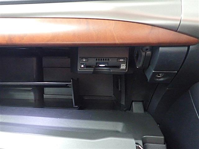 レクサス ＣＴ２００ｈ バージョンＣ H29年 (関東) 99