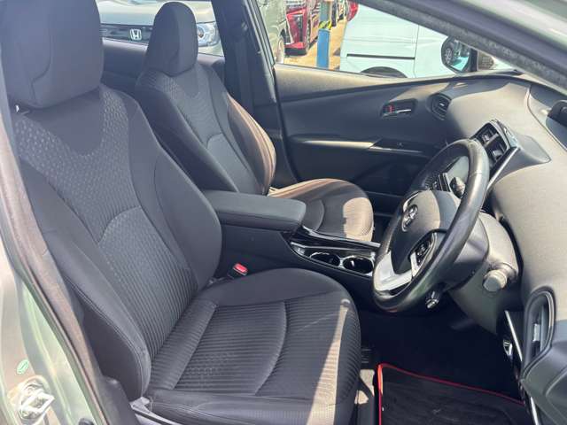 トヨタ プリウス １．８ Ｓ セーフティ プラス H30年 (九州・沖縄) 99