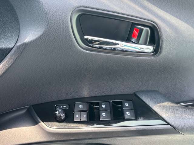 トヨタ プリウス １．８ Ｓ セーフティ プラス H30年 (九州・沖縄) 99