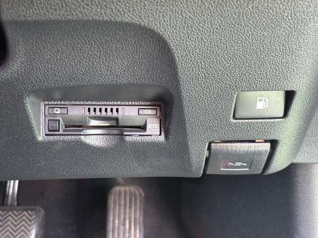 トヨタ プリウス １．８ Ｓ セーフティ プラス H30年 (九州・沖縄) 99