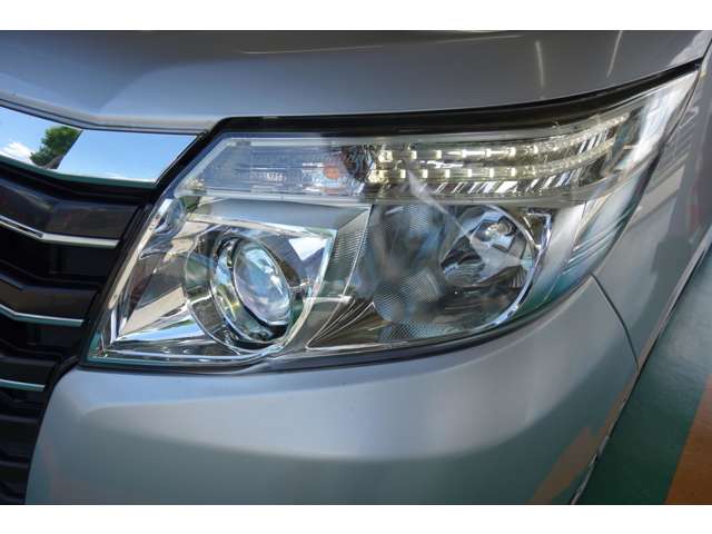 トヨタ ノア ２．０ Ｘ ４ＷＤ H27年 () 99