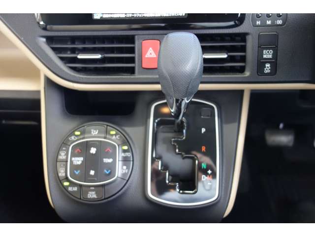 トヨタ ノア ２．０ Ｘ ４ＷＤ H27年 () 99