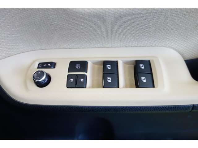 トヨタ ノア ２．０ Ｘ ４ＷＤ H27年 () 99